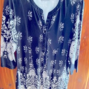 R&B collection size extra large blue and white very dressy kneeling length